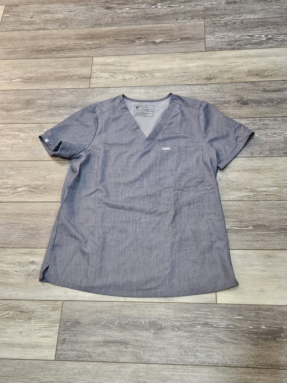 Figs Short Sleeve V-Neck Scrub Top -Gray Size Medium